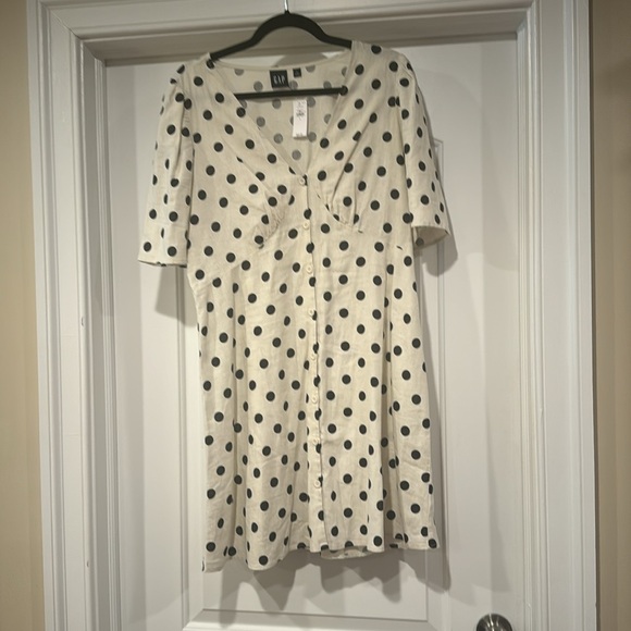 Brand new Gap Polkadot dress - Picture 4 of 5